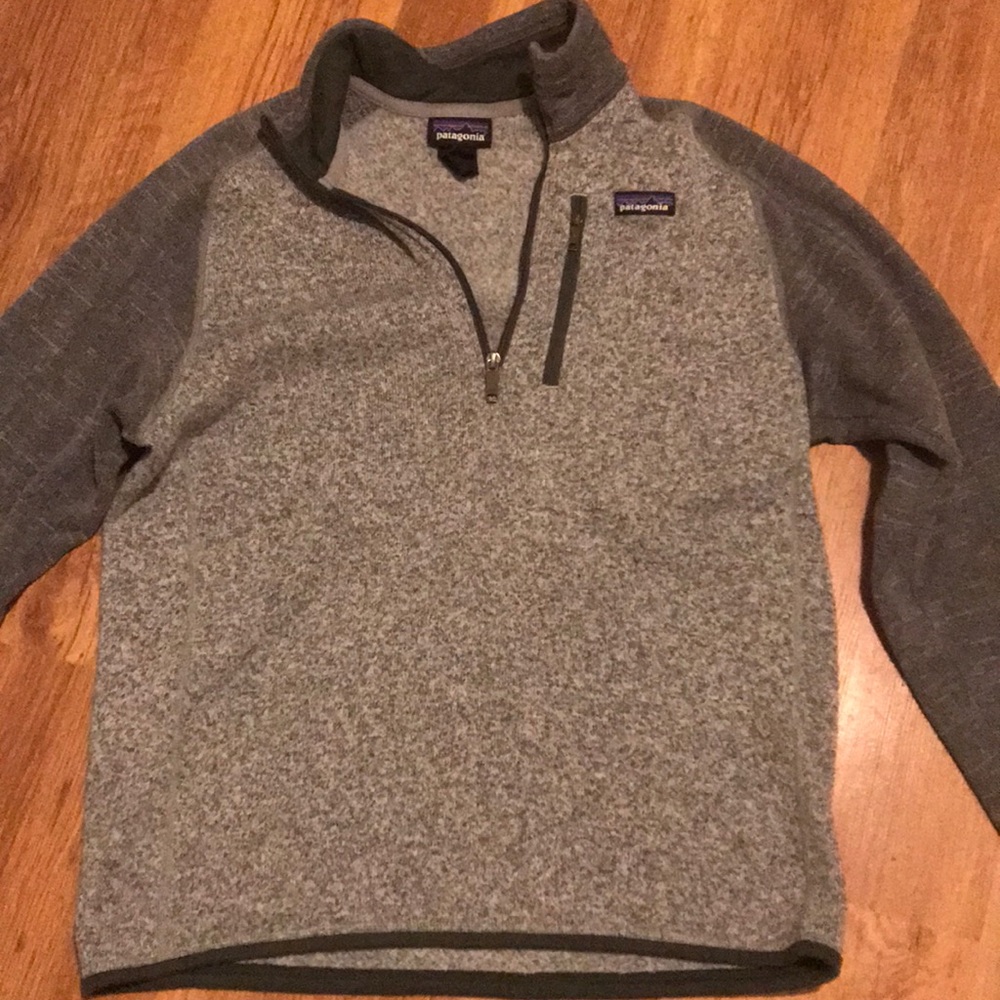 Patagonia charcoal quarter zip (Medium)